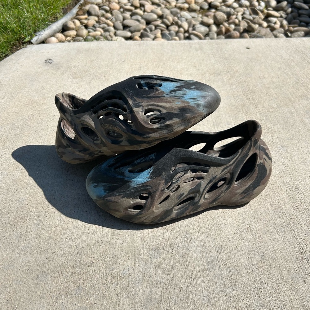 Yeezy Foam RNR Size 7 MX Cinder